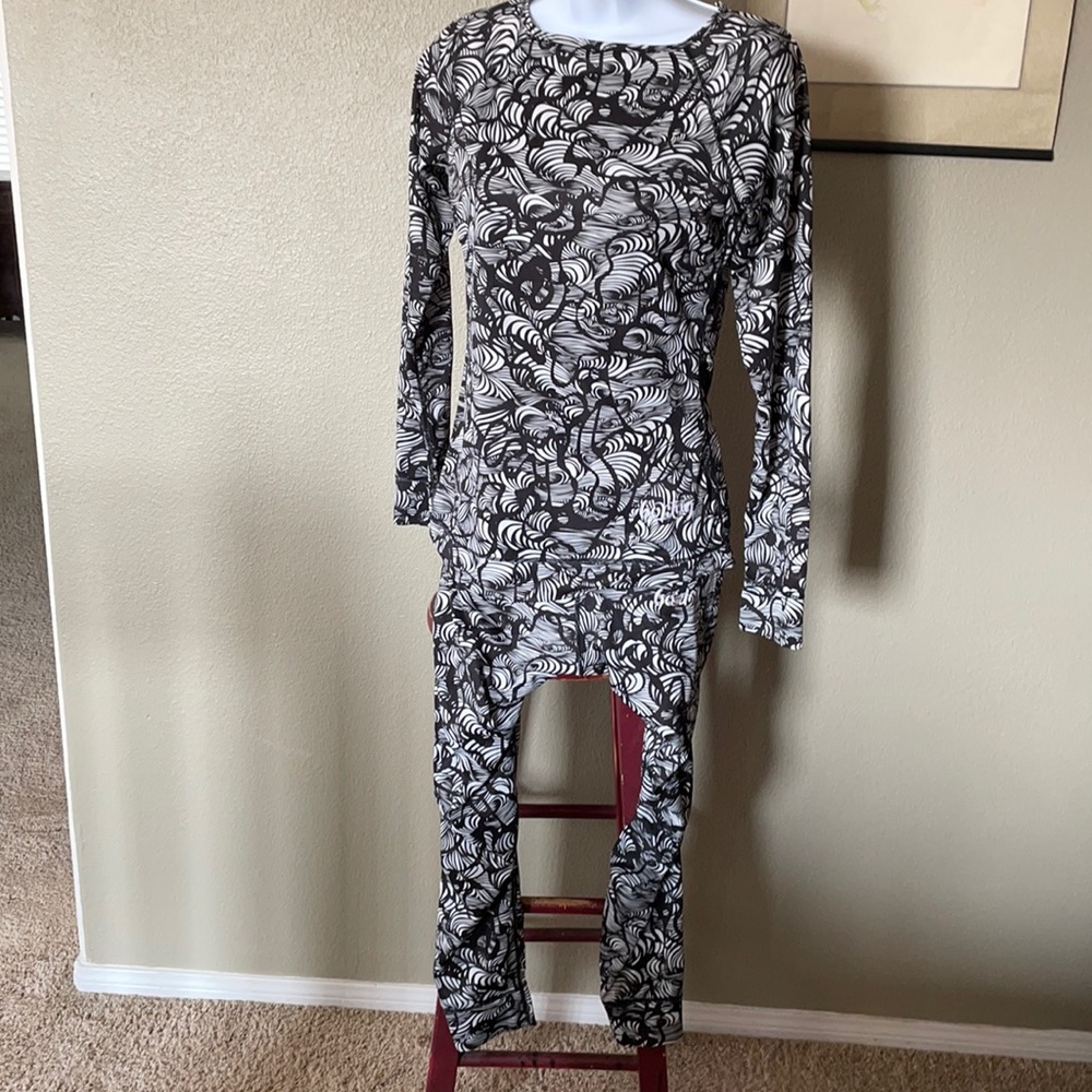 Burton compression wear 2 piece long underwear